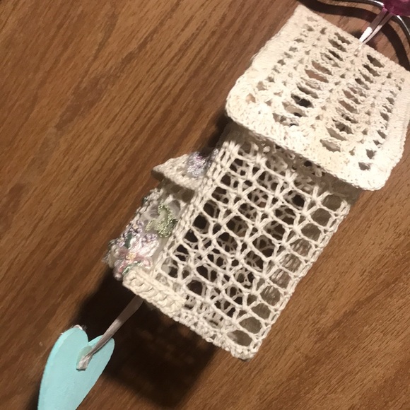 Handmade Vintage Macrame Cottage Birdhouse - Picture 13 of 16